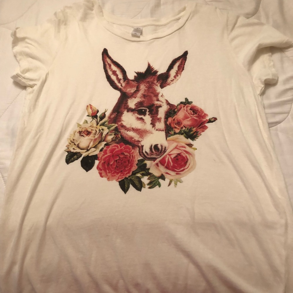 Darling western tee from local boutique! Size XL!